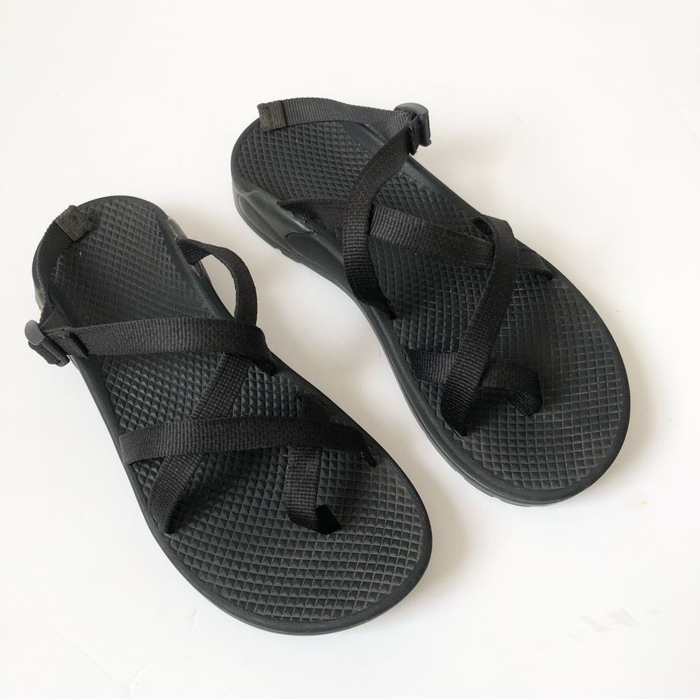 Chaco black classic outdoor sandals slip on style with adjustable straps size 7